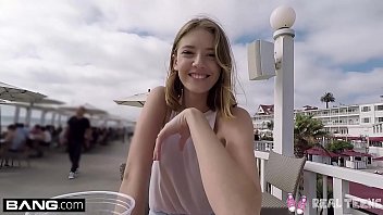 Vidéos X de Jeunes Débutantes - Scènes de Sexe Hard en Public