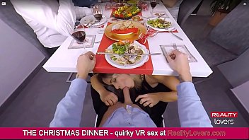 Noël Hardcore : Orgie de Fêtes en VR avec 10 Salopes