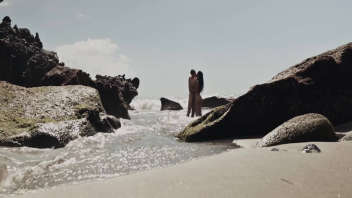 Naturistes en plage : amour désinhibu - Vidéo X