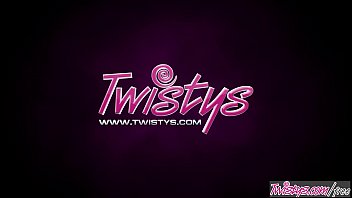 Twistys - Découvrez Elisa et Clara, deux étudiantes européennes avides de sensations fortes