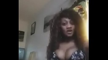 La Congolaise Laura se dévoile nue