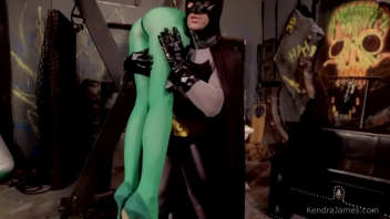 Kendra James et Batman: Une rencontre inattendue dans les ombres
