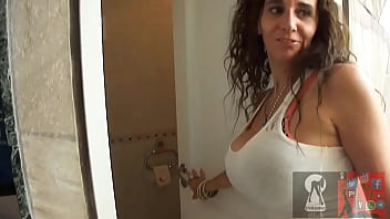 Vidéo BDSM en extérieur avec Vicky Hundt